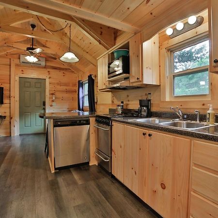 Thomas Cabin Forest Tiny Cabin With Hot Tub Chattanooga Ngoại thất bức ảnh