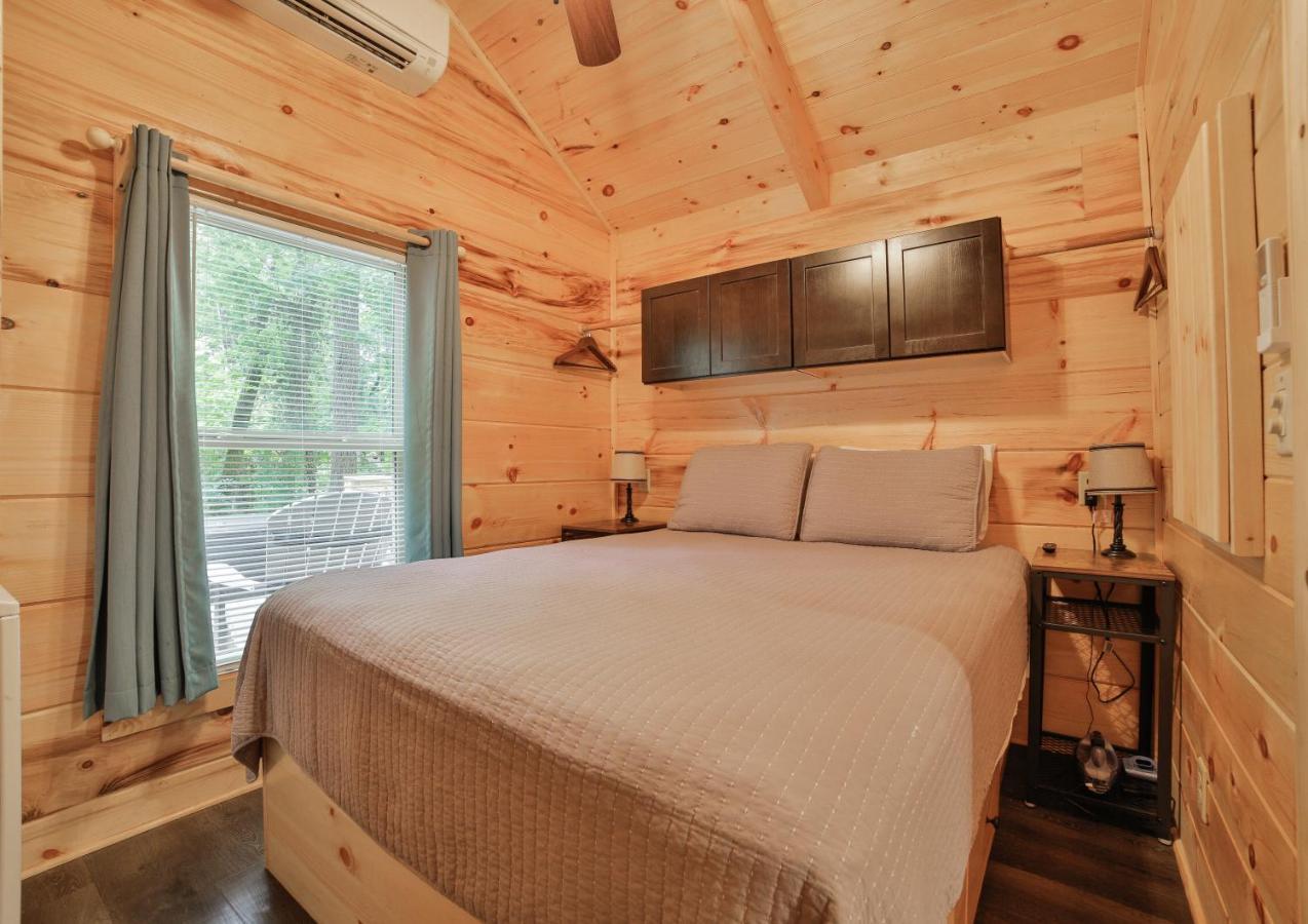 Thomas Cabin Forest Tiny Cabin With Hot Tub Chattanooga Ngoại thất bức ảnh