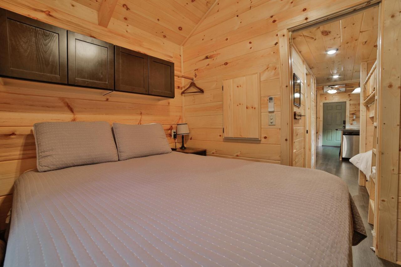 Thomas Cabin Forest Tiny Cabin With Hot Tub Chattanooga Ngoại thất bức ảnh