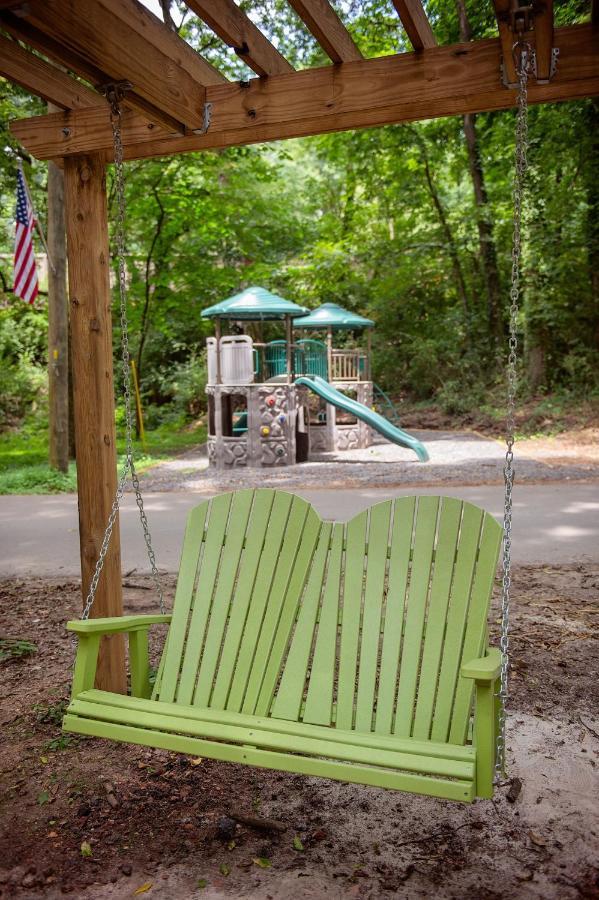 Thomas Cabin Forest Tiny Cabin With Hot Tub Chattanooga Ngoại thất bức ảnh